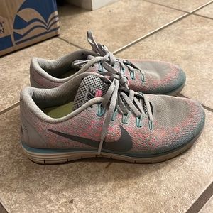 Nike in good condition! Very comfortable wearing shoes